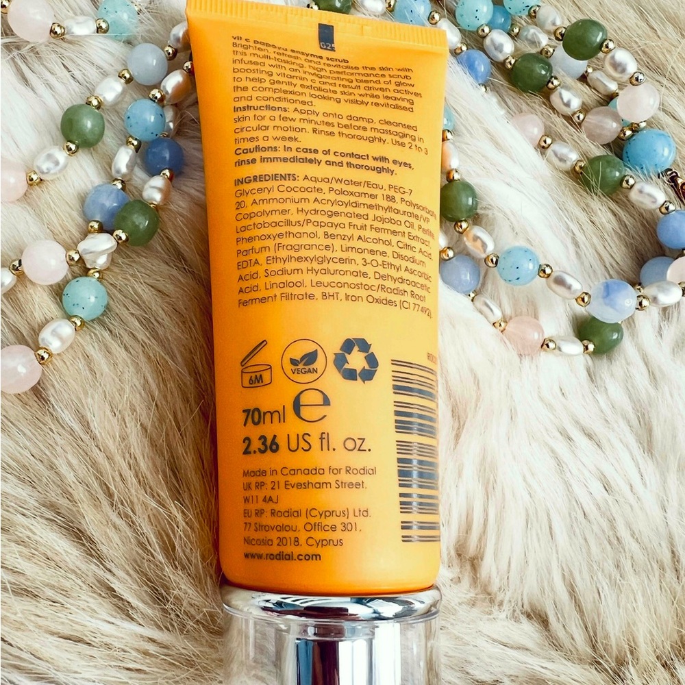 Rodial Vit C Papaya Enzyme Scrub - Picture 2 of 2